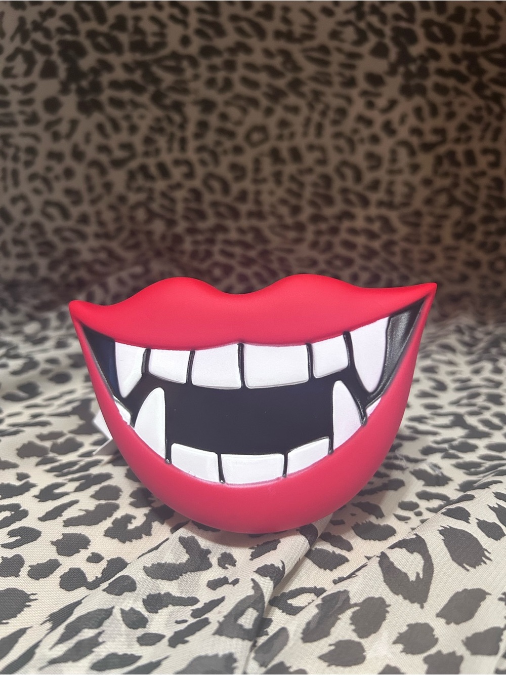 Thrills & Chills Vinyl Dracula Lips (Dog)